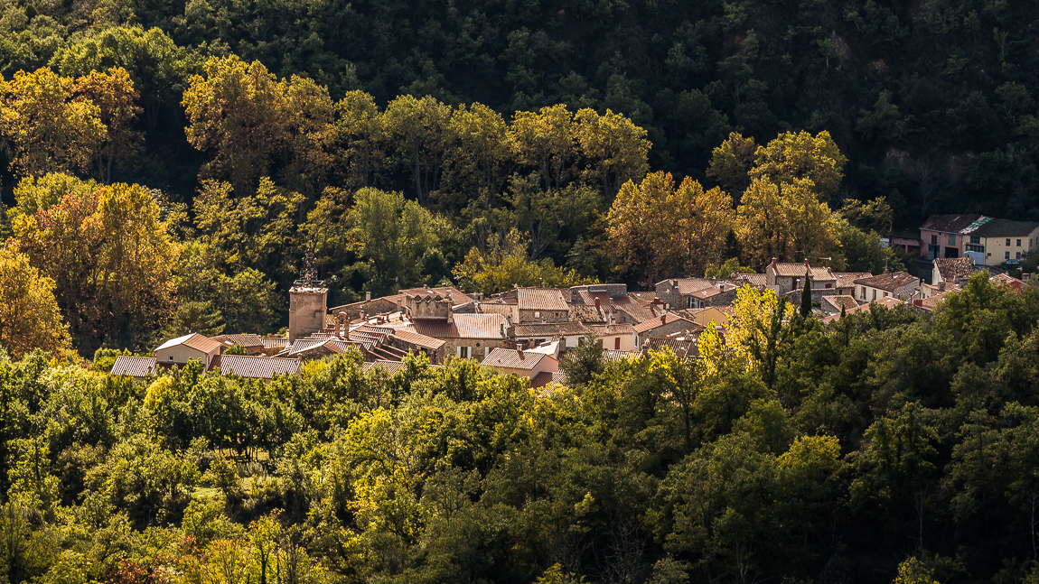 Le village de Catllar dans son écrin de nature.